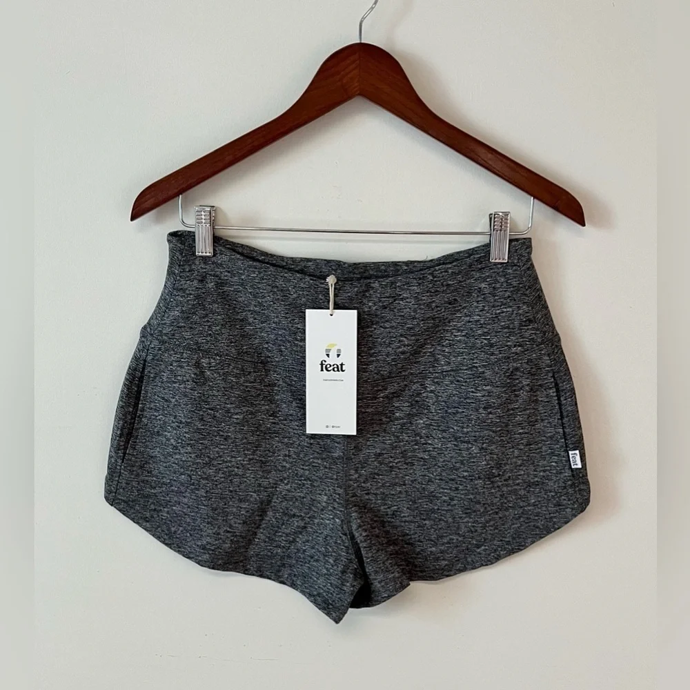 Feat Flow Tech Roam 2" Short Heather Gray Women's Size Small - Picture 2 of 10